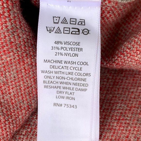 Tahari Windowpane Sweater Grey / Red Women's 1X - Picture 4 of 6